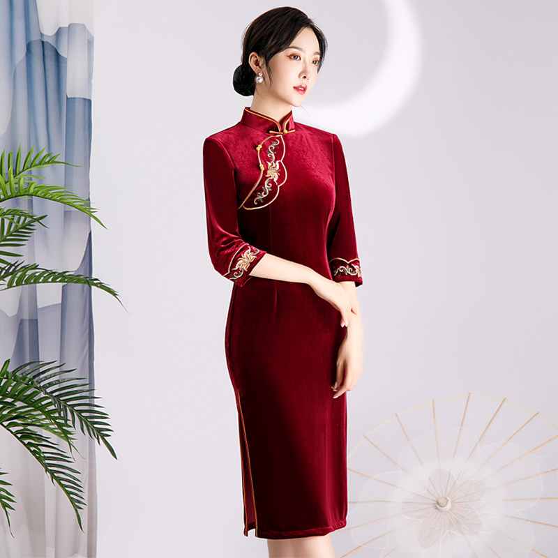 2021 spring new mother dress cheongsam dress happy mother-in-law wedding dress golden velvet wedding toast dress female