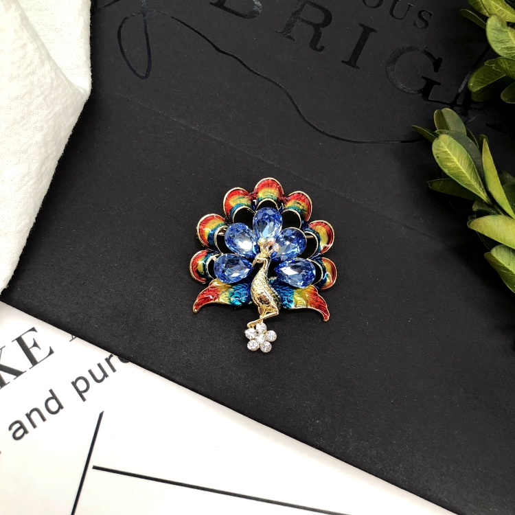 Alice in Wonderland Châu Âu và Mỹ Retro Trâm Cổ Tích Động Vật Hoa Phần Trên Áo Đàn Bà Studded Pins Hoang Dã Tính Khí Phụ Kiện