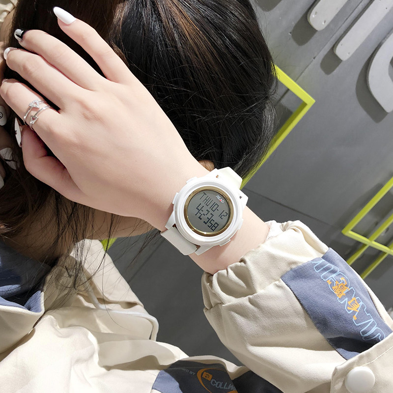 Teenage Hearts students Children's electronic watches 2019 New extremely brief wind watches women barter water and water resistant