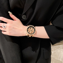 When it comes to running a watch woman 2022 New designer womens table High sense hollowed-out full drill womens light extravaganza