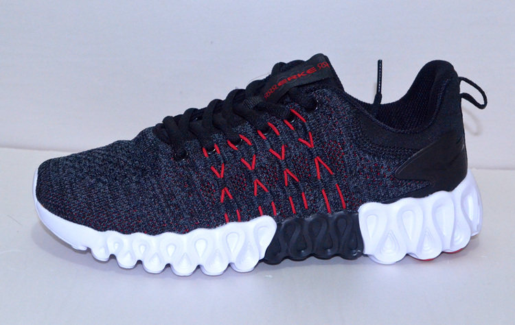 Hongxingerke men's all-round training shoes 2020 spring new breathable mesh sneakers non-slip wear-resistant men's shoes