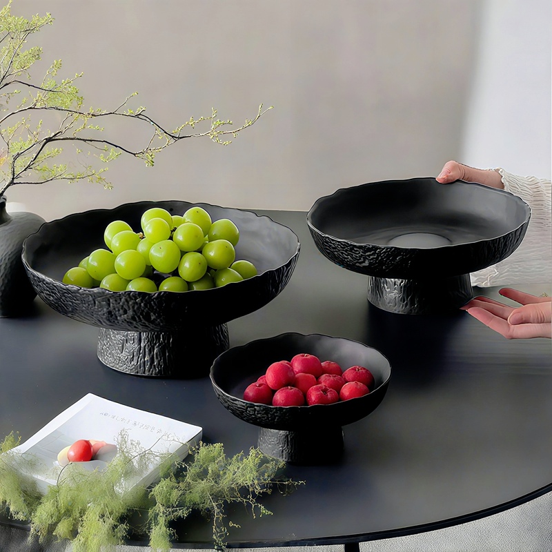 Black Minimalist Fruit Plate, New High-End Cake Glass Ornament, Suitable for Living Room Coffee Table, Light Luxury High-End Refreshments