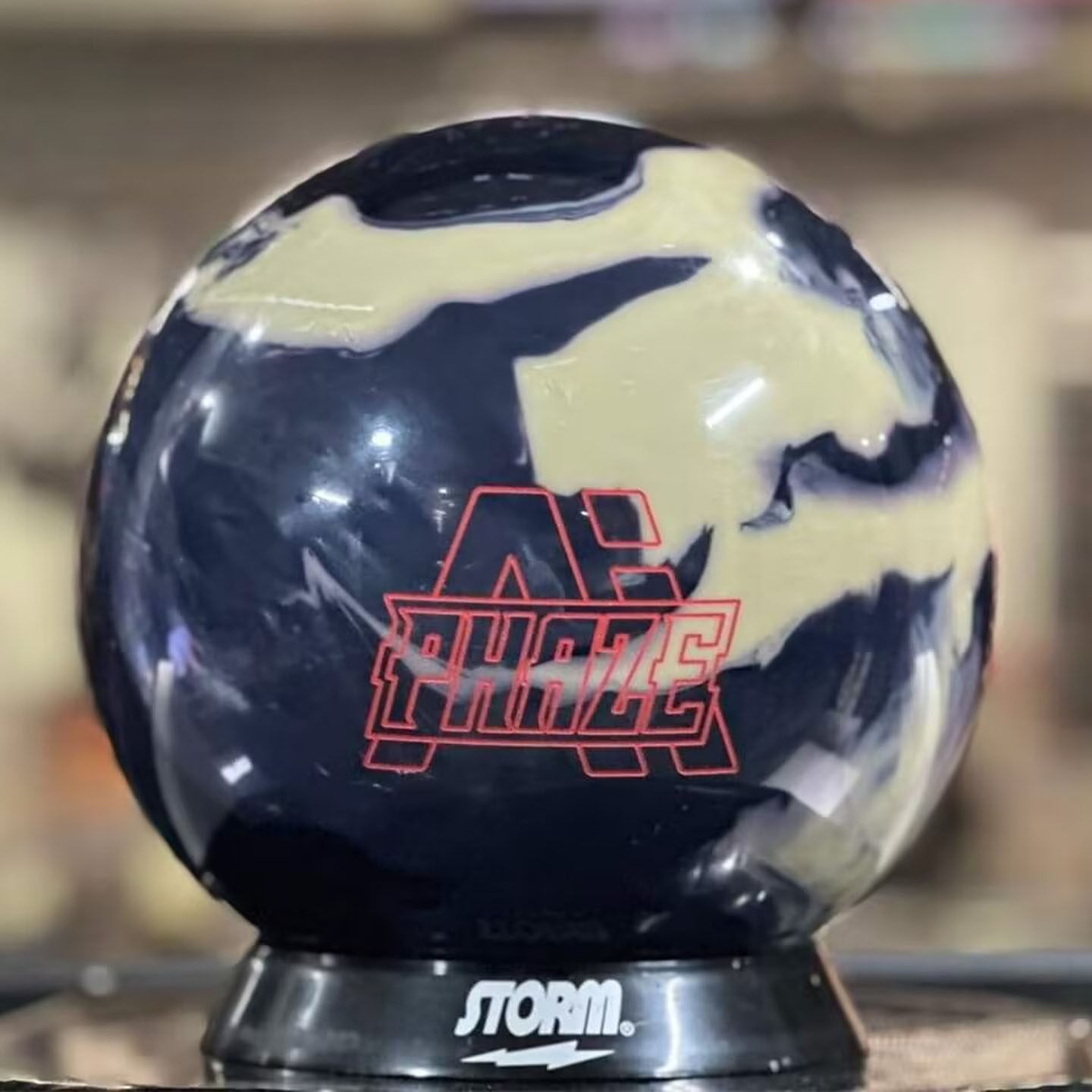 Storm phaze a.i Curved bowling: hit with precision, hit with one