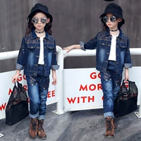 Bộ đồ denim mùa xuân và thu đông 2018 cho bé gái lớn và trẻ em thường xuyên in áo khoác denim quần bé hai dây short jean bé trai