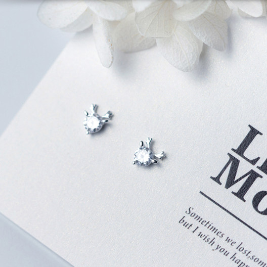 Koi king small antler single diamond sterling silver earrings earrings female niche ins simple and exquisite girlfriends summer and autumn cute