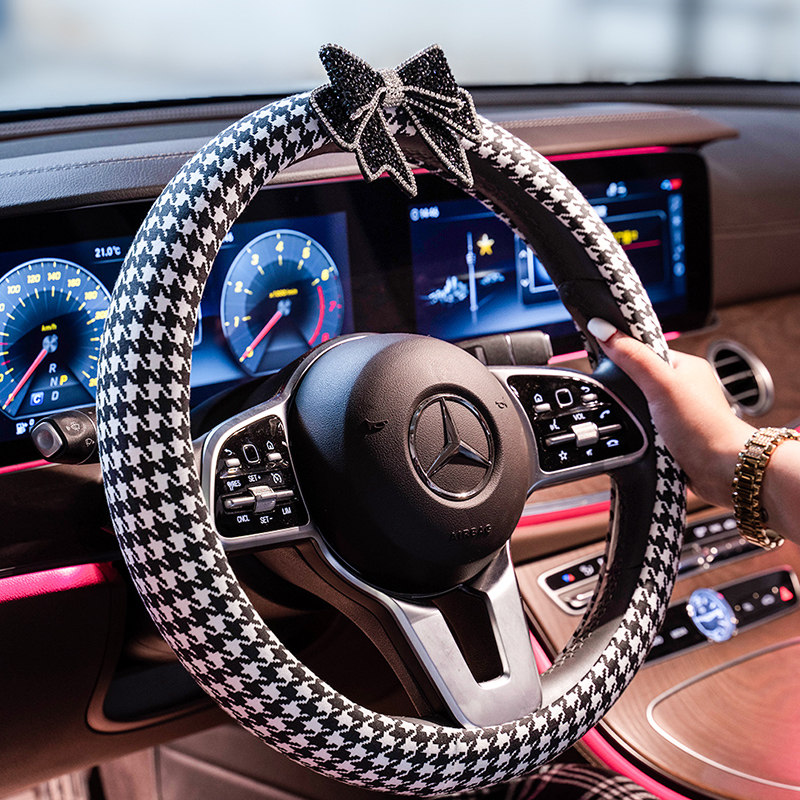 Car Steering Wheel Cover Women's Tennis Red Winter Ice Silk Fashion Thousands Birds Gg Anti Slip Sweat All Season Universal Vehicular