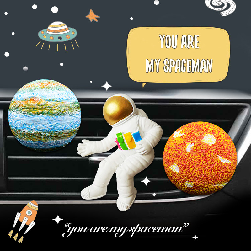Space Astronaut Automotive Fragrance Ornament Pendulum CREATIVE CUTE VEHICLE AIR OUTLET AIR CONDITIONING MOUTH DECORATION PERFUME HOLDER