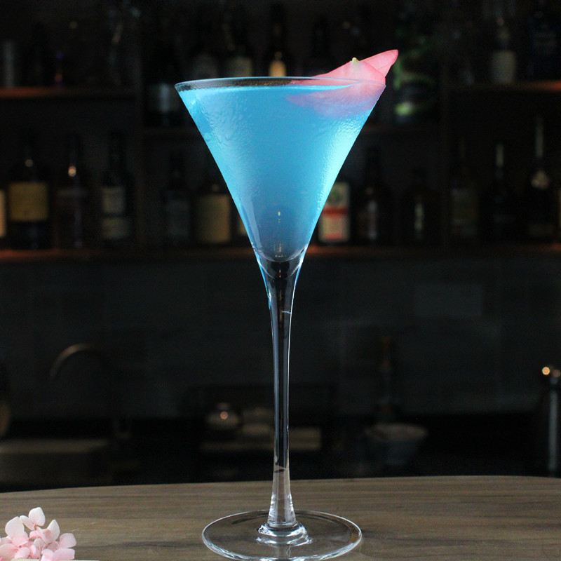 Japanese-style cocktail glass horn glass crystal glass high-footed champagne glass martini bubble glass V-shaped cup sweet wine glass