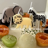 Зебра, лев, слон