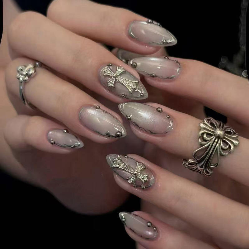 【Moon White Rivets】Cool White Cat's Eye Silver Edge Cross Nail Art Sweet Cool Sister Style Short Nail Art That Makes Your Skin Look Fairer