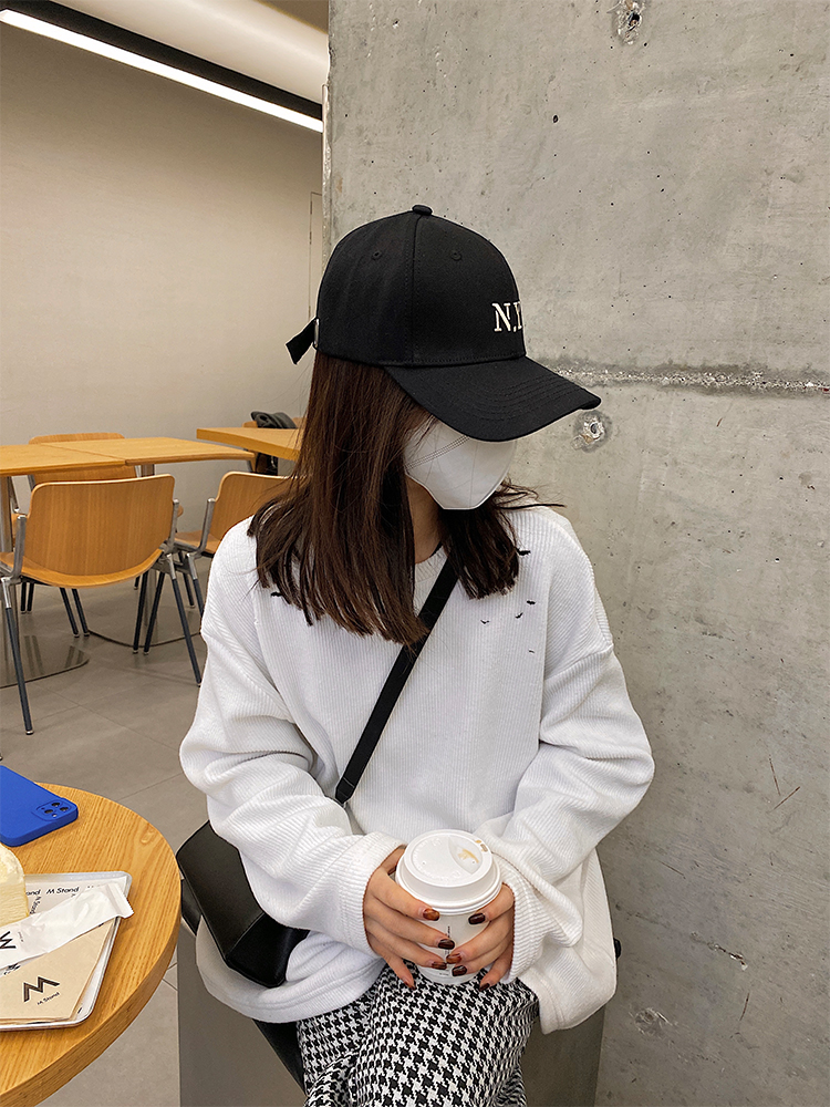 Small Read Customised Black Needle Weaves Women Spring Autumn New Design Feeling Loose Round Collar Bladed Bladed Bladed Sweater Blouse