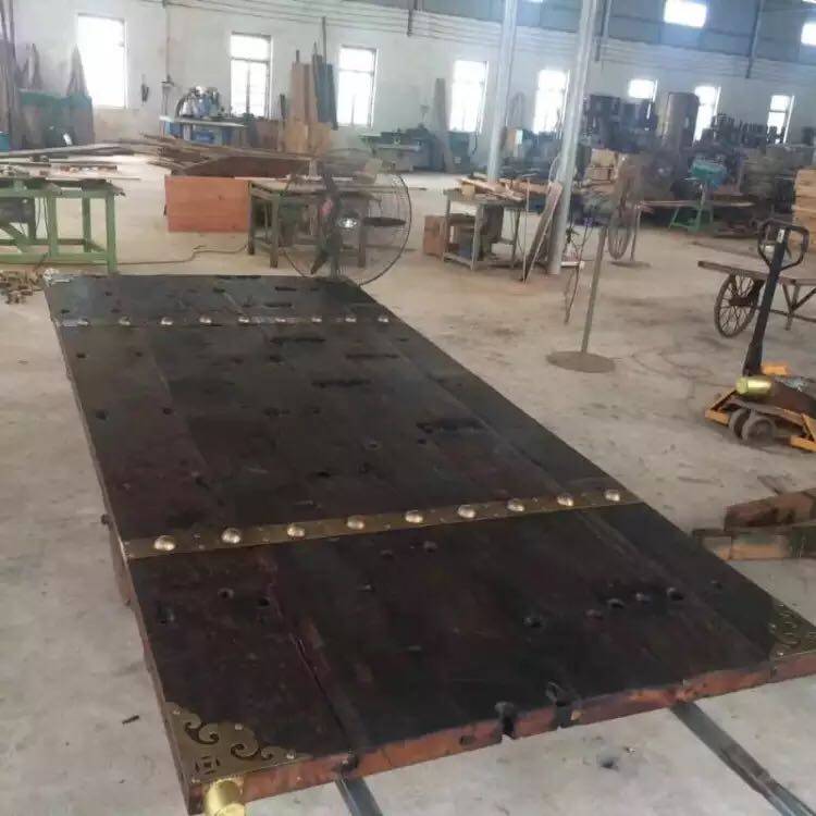 Custom outdoor anti-corrosion wood villa gate ancient boat wooden courtyard door guest room door wooden fence fence grape rack