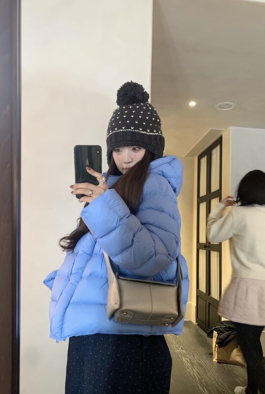 The Same Style Puff Flower Bud Hat down Jacket for Women, Short Model, 2025 Winter New Cloud-Style Ribbed Design, 90% White Duck down