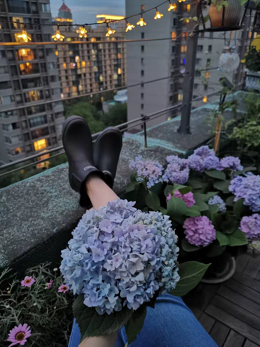 Slightly flawed Japanese fashion rubber women's shoes foreign trade tail single short tube fashion rain boots water boots