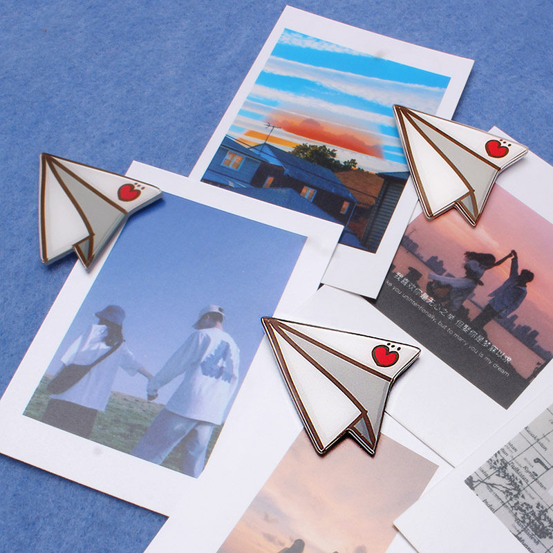 12 Paper Aircraft Pushpins Creative Photo Wall Trim Studs Soft Wooden Planks Pins with Nails Pins-Taobao