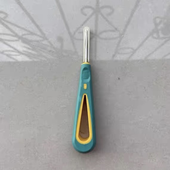 New badminton fist durable badminton racket pull-through machine over taper over hole double line hole tool green