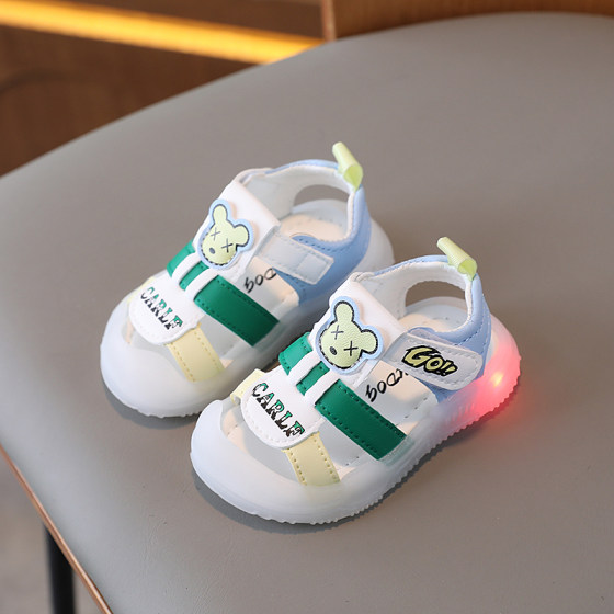 Light up boy baby shoes Baotou sandals summer boys non-slip soft bottom baby toddler sandals beach shoes 0-1 years old 3