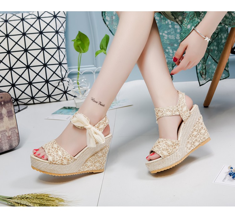 2018 mùa hè mới của Hàn Quốc phiên bản của nêm với miệng cá dép đơn giản nữ thoải mái nền tảng không thấm nước muffin dày đế có đế giày của phụ nữ dép đế xuồng