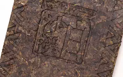 Middle-aged and elderly black Hunan Anhua black tea authentic Baishaxi three brick 2KG flower brick tea tea delivery knife bag