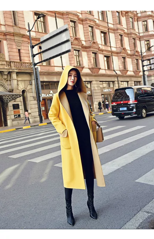 Mùa xuân 2019 và áo khoác cashmere hai mặt mới, áo khoác len len màu vàng trong chiếc mũ trùm đầu dài Slim Hepburn - Accentuated eo áo