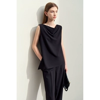 Черный топ с чашечками