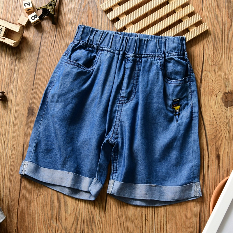 Trai quần short denim 2018 mùa hè trẻ em mới của sét thêu quần chân rộng trong cậu bé lớn mềm quăn quần bãi biển