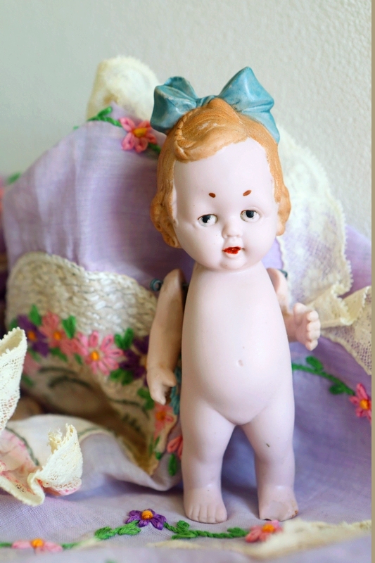 22-02 German 1920S Antiquity Fig. a small and beloved ceramic doll