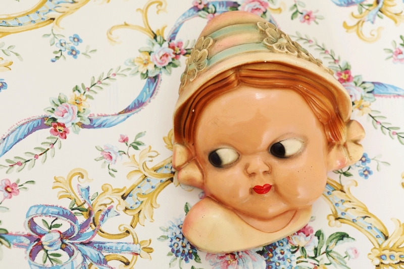 20-05U.S. 1950S Antique Cretaceous Retro Girl Doll Face Wall Decoration FP26