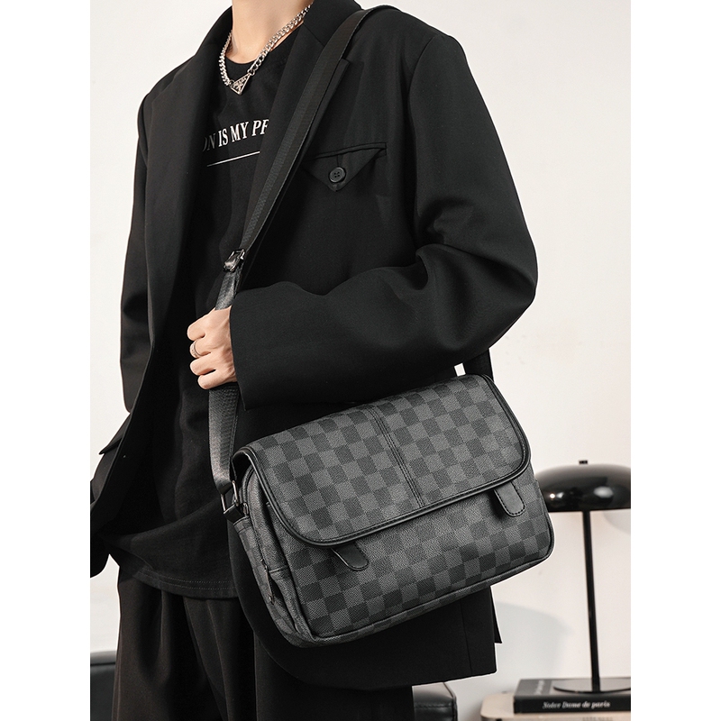 Lv Z2025 New Business Casual Messenger Bag Shoulder Bag Korean Style Men's Bag Trendyy Fashion Motorcycle Bag Crossbody