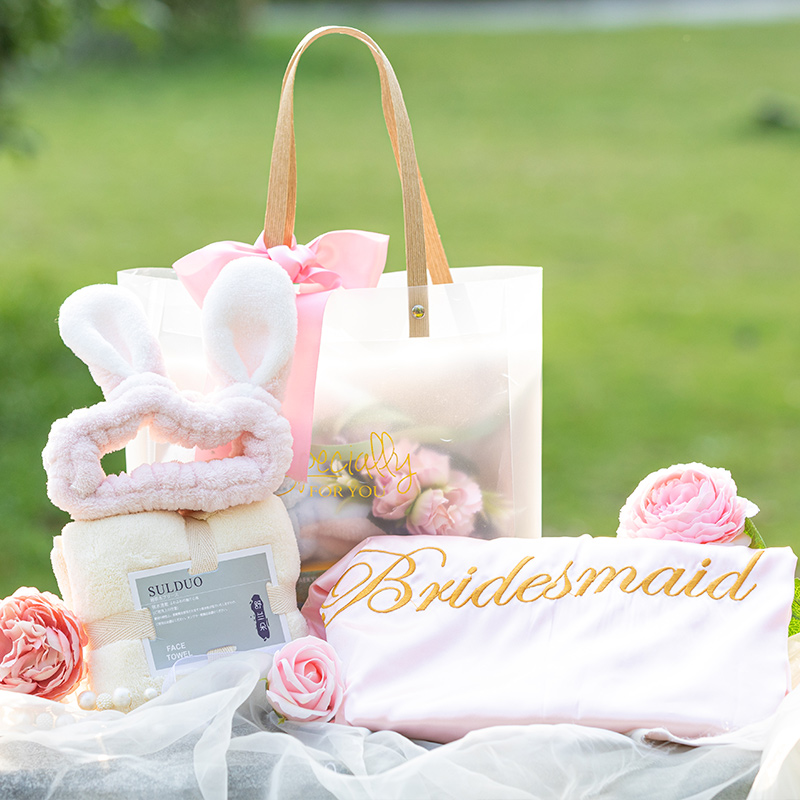 Accompanying gift finished bridesmaid morning gown wedding practical wedding handbag banquet wedding supplies candy box creative