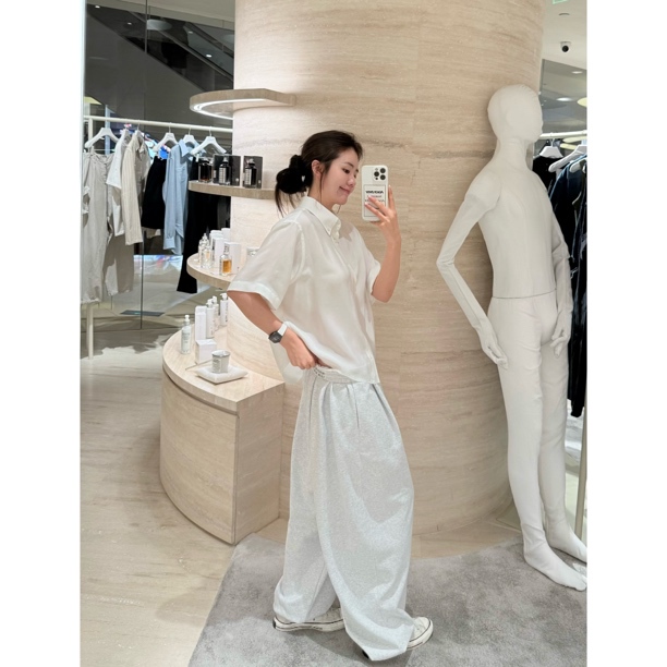 Peachzhou 3D Pleated Light Gray Loose Pants with Printed Waistband, Elastic Waist, Sports Wide-Leg Jogger Pants Peachzhou 3D Pleated Light Gray Loose Pants with Printed Waistband, Elastic Waist, Sports Wide-Leg Jogger Pants