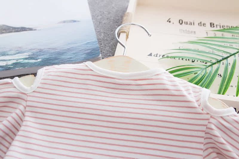 Cô gái ngắn tay T-Shirt 2018 mùa hè mới trẻ em nhỏ của bé cotton Hàn Quốc phiên bản của off-the-vai bay tay áo sọc tops