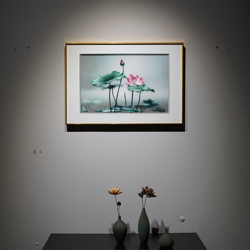 Oil painting style high-end embroidery decorative painting lotus pure handmade embroidered mother direct sales designer custom box master works