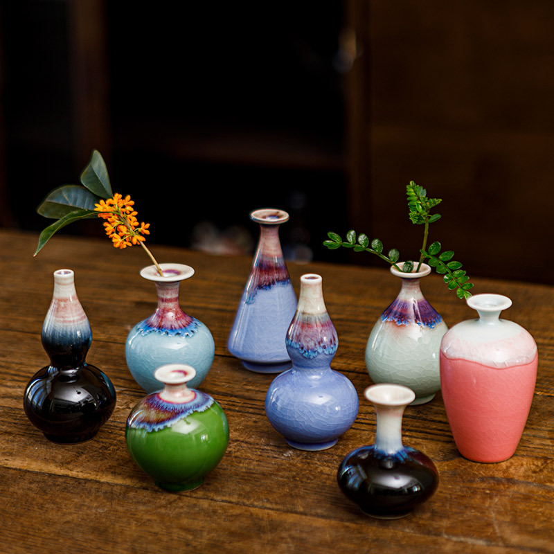 Kiln-Glazed Ceramic Small Vase, Hand-Shaped Mini Flower Vessel, Creative Desktop Jingdezhen Hydroponic Exquisite Small Ornament