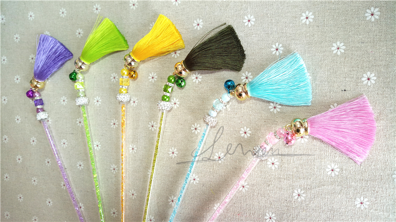 Chó anh chị em handmade handmade mèo dính vật liệu băng lụa tua rua tự làm mèo ngộ nghĩnh mèo đồ chơi mèo 38 đồ chơi của mèo