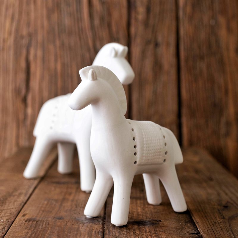 JK Mu Space Nordic white ceramic lace lace horse suit decoration bookcase TV cabinet desktop decorations