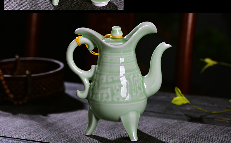 A complete set of jingdezhen celadon wine suits for Chinese style household ceramic wine liquor hip flask glass points gift boxes