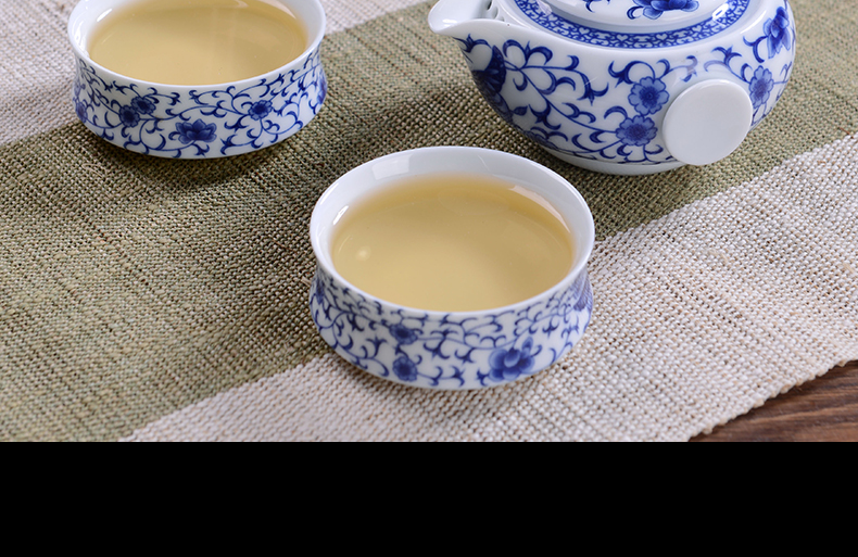 Jingdezhen household ceramics kung fu tea set a pot of crack of blue and white porcelain cup two cups of portable travel office tea set