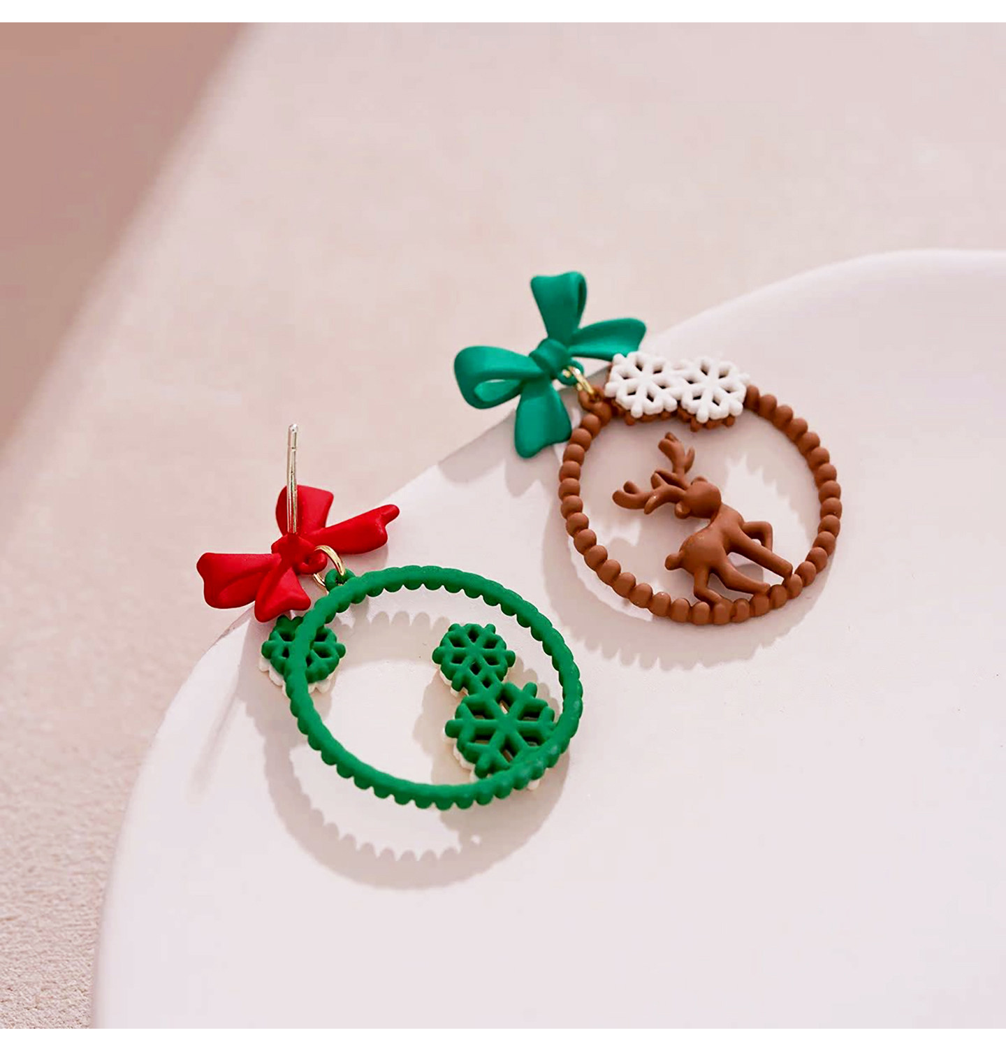 食颜派 不对称红绿蝴蝶结+圆圈+雪花麋鹿耳环 (一对装)【圣诞的可爱密码,藏在这对圆框耳饰里】