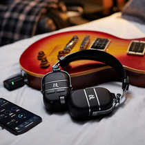 The BOSS WAZA AIR sound box simulates the wireless headphone spot