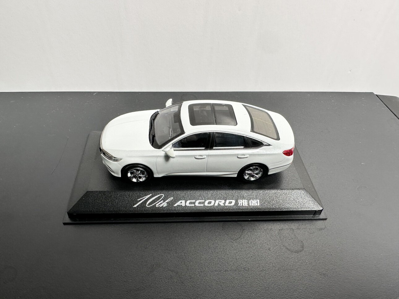 1/43 Dealer Edition Honda Accord Car Die Cast Model White the 10th