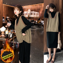 Breast-feeding clothes winter plus velvet thickened out vest sweater semi-high collar fashion breastfeeding dress two-piece Hot Mom