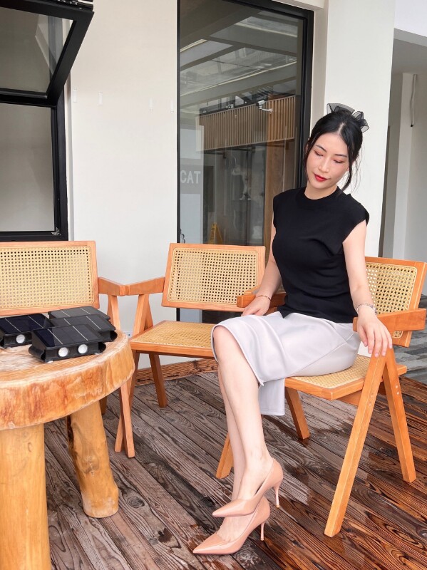 达芙妮夏季法式裸色高跟鞋 尖头细跟拉长比例 婚鞋通勤两相宜 气质百搭