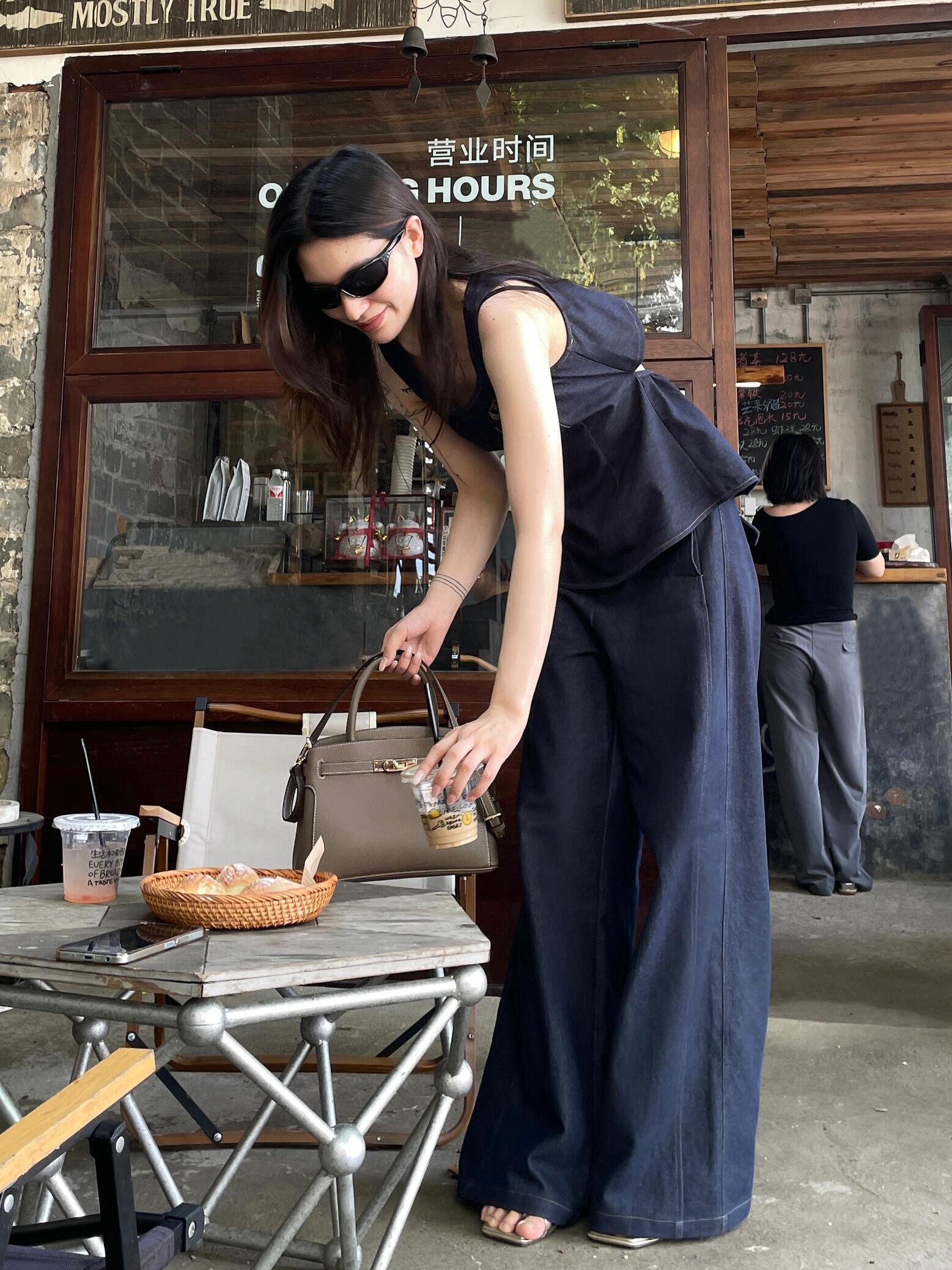 百丽鎏金岁月凯莉包 质感牛皮高级耐磨 大容量通勤 妈妈包婚包两用