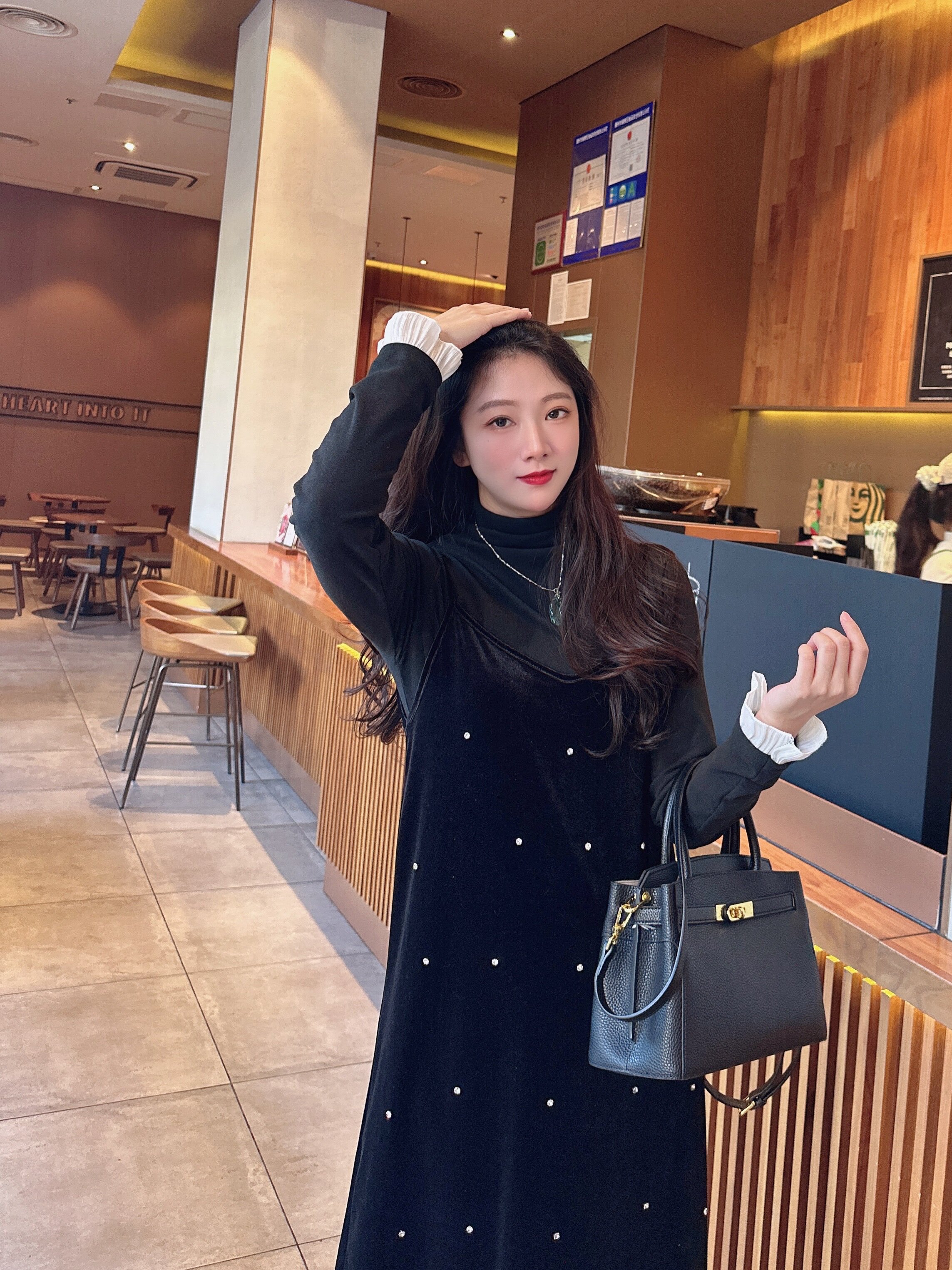 百丽鎏金岁月凯莉包 质感牛皮高级耐磨 大容量通勤 妈妈包婚包两用