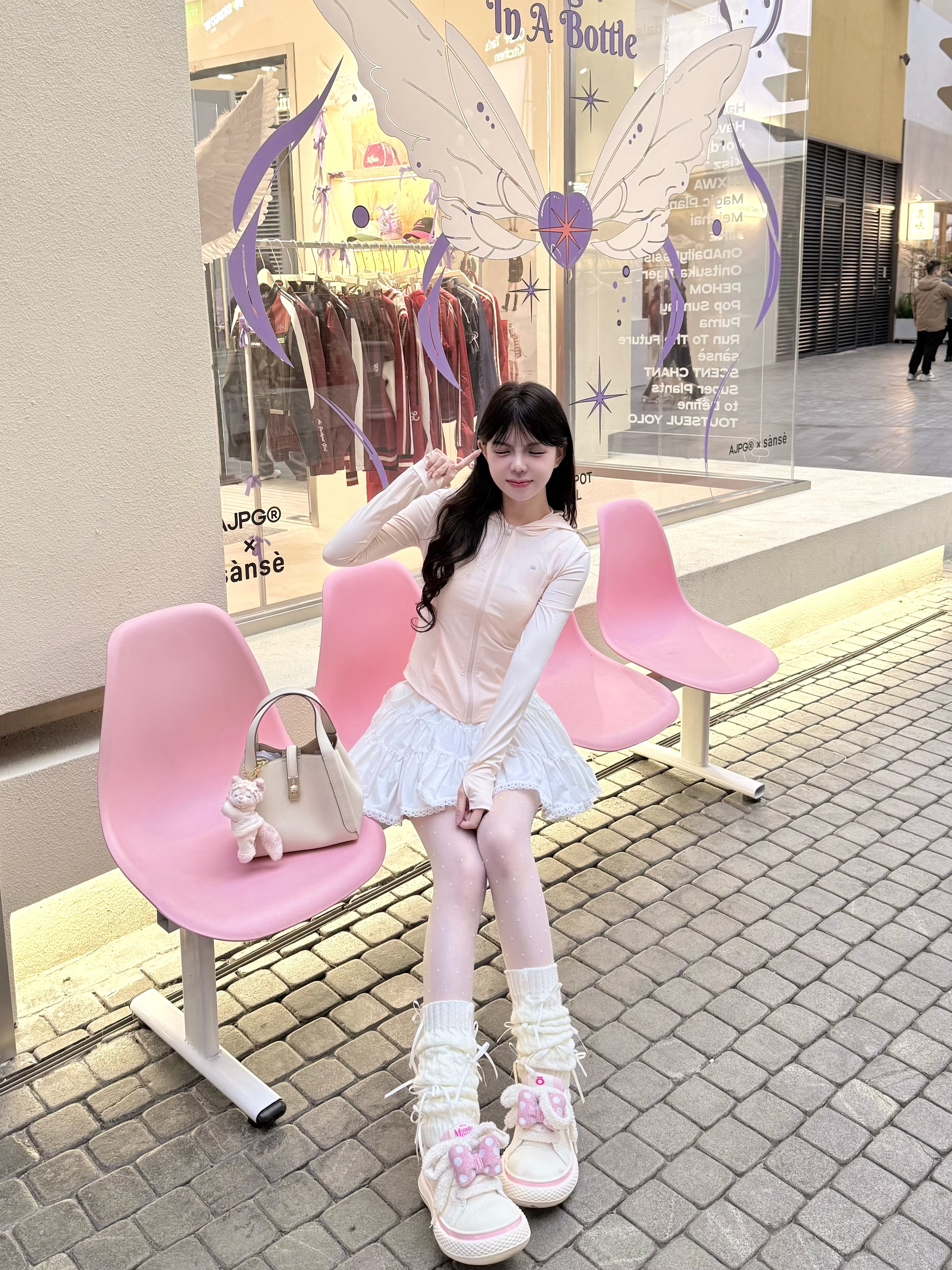 百丽真皮菜篮子包 牛皮材质高级耐磨 水桶包型大容量实用