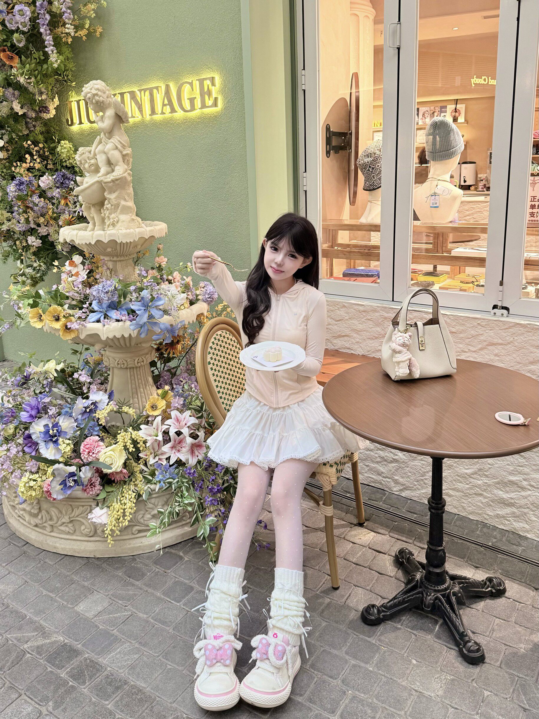 百丽真皮菜篮子包 牛皮材质高级耐磨 水桶包型大容量实用