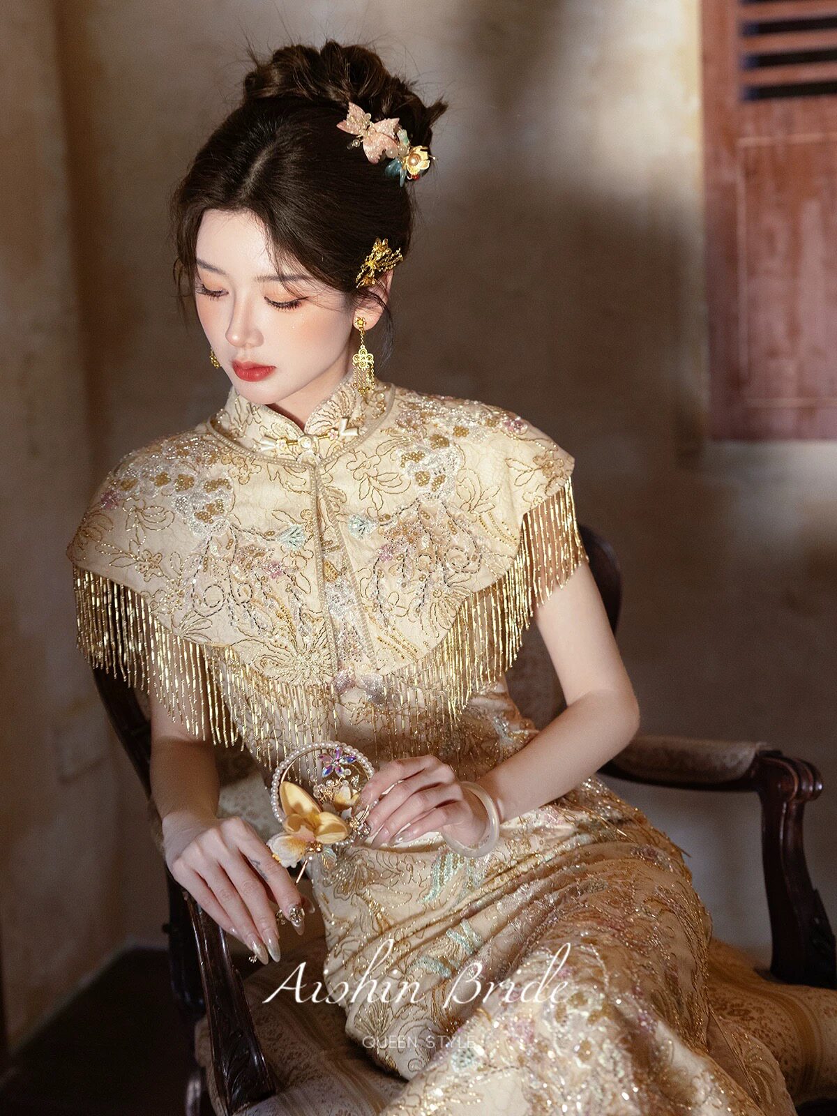 艾诗霓《金叙》新中式订婚旗袍改良款小个子友好金色刺绣结婚敬酒答谢