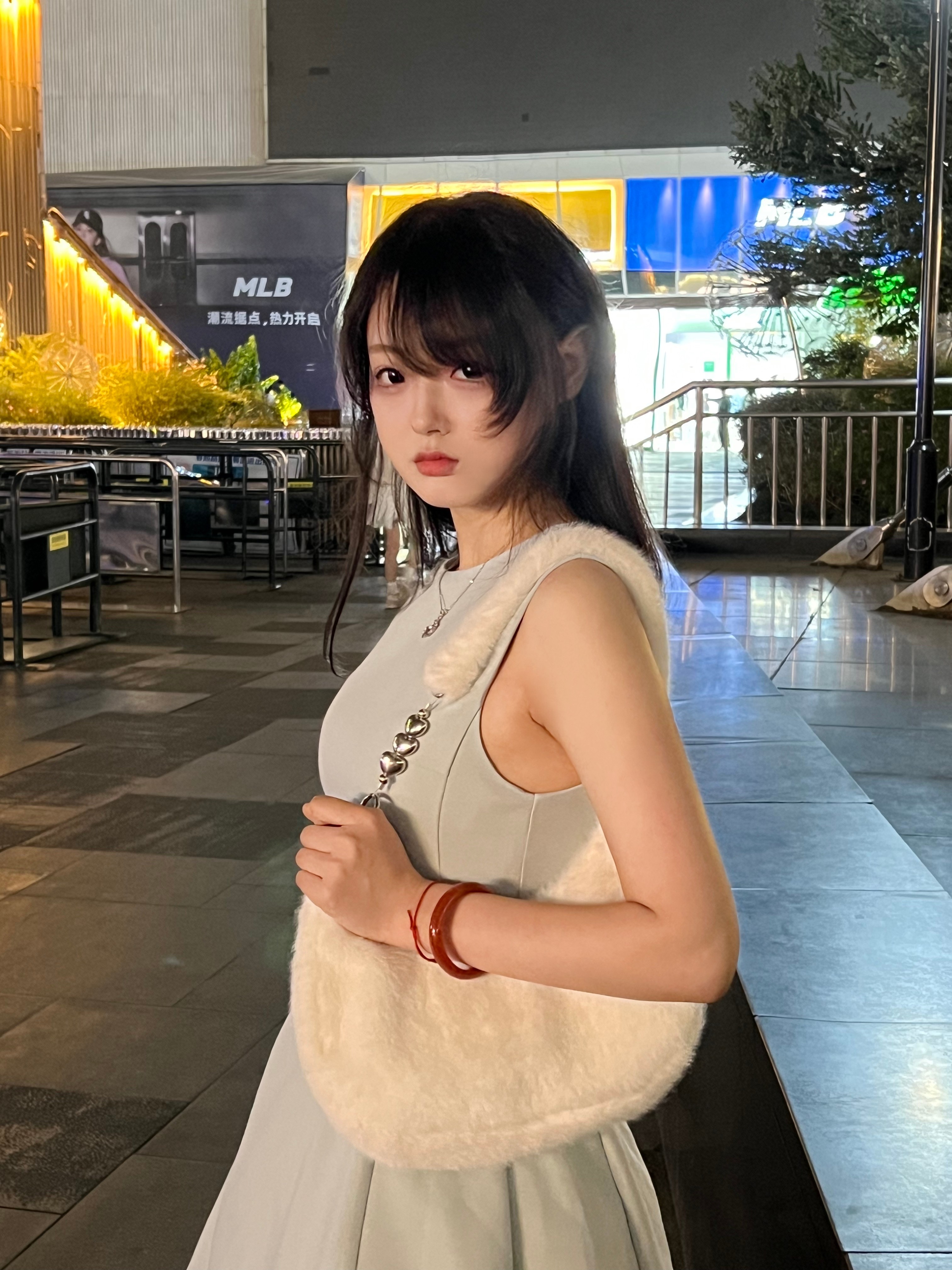 舒胡蕾夏日生日裙 法式无袖收腰设计 显瘦显高拉长比例 高级感气质满分