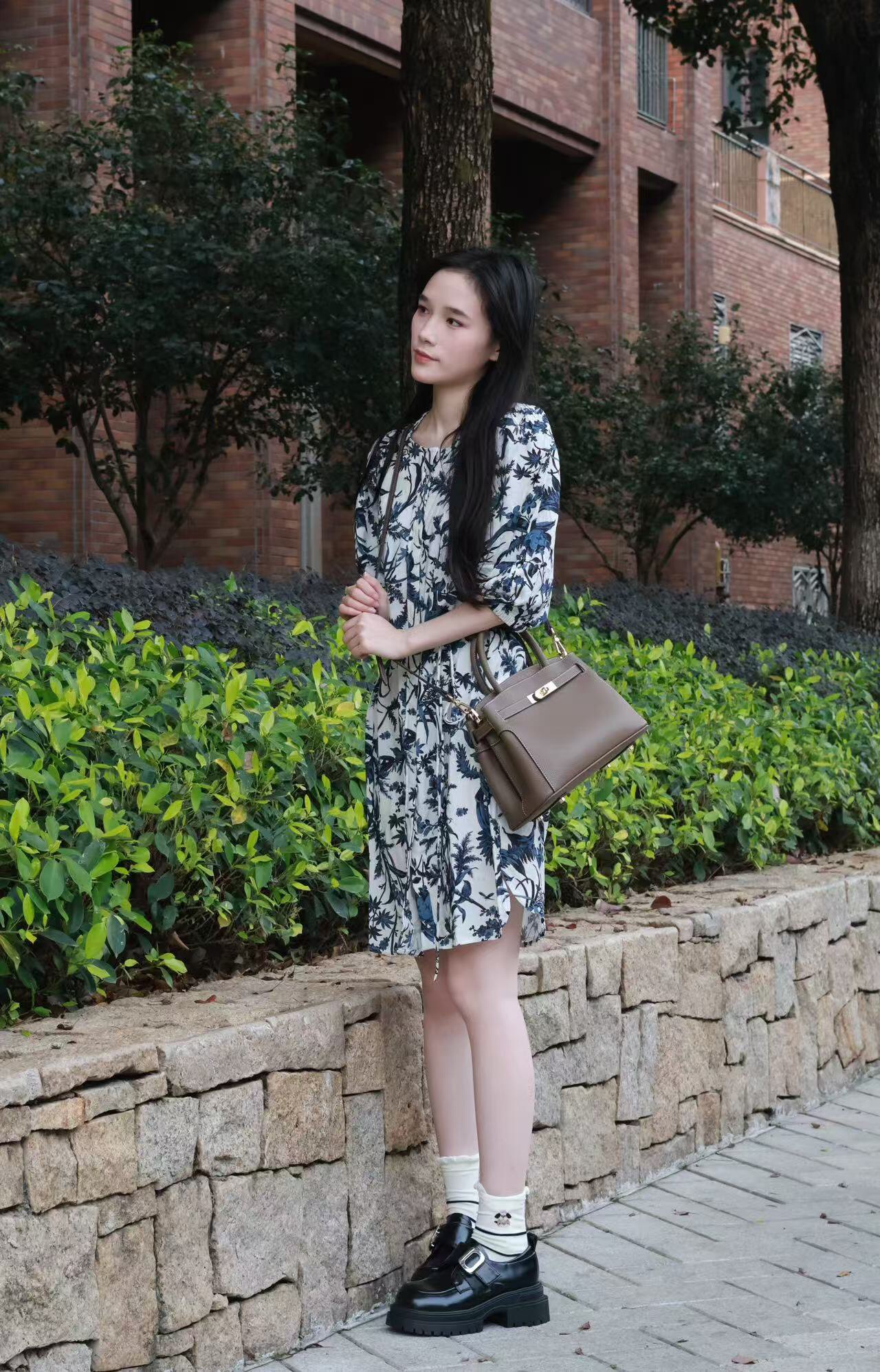 百丽鎏金岁月凯莉包 质感牛皮高级耐磨 大容量通勤 妈妈包婚包两用